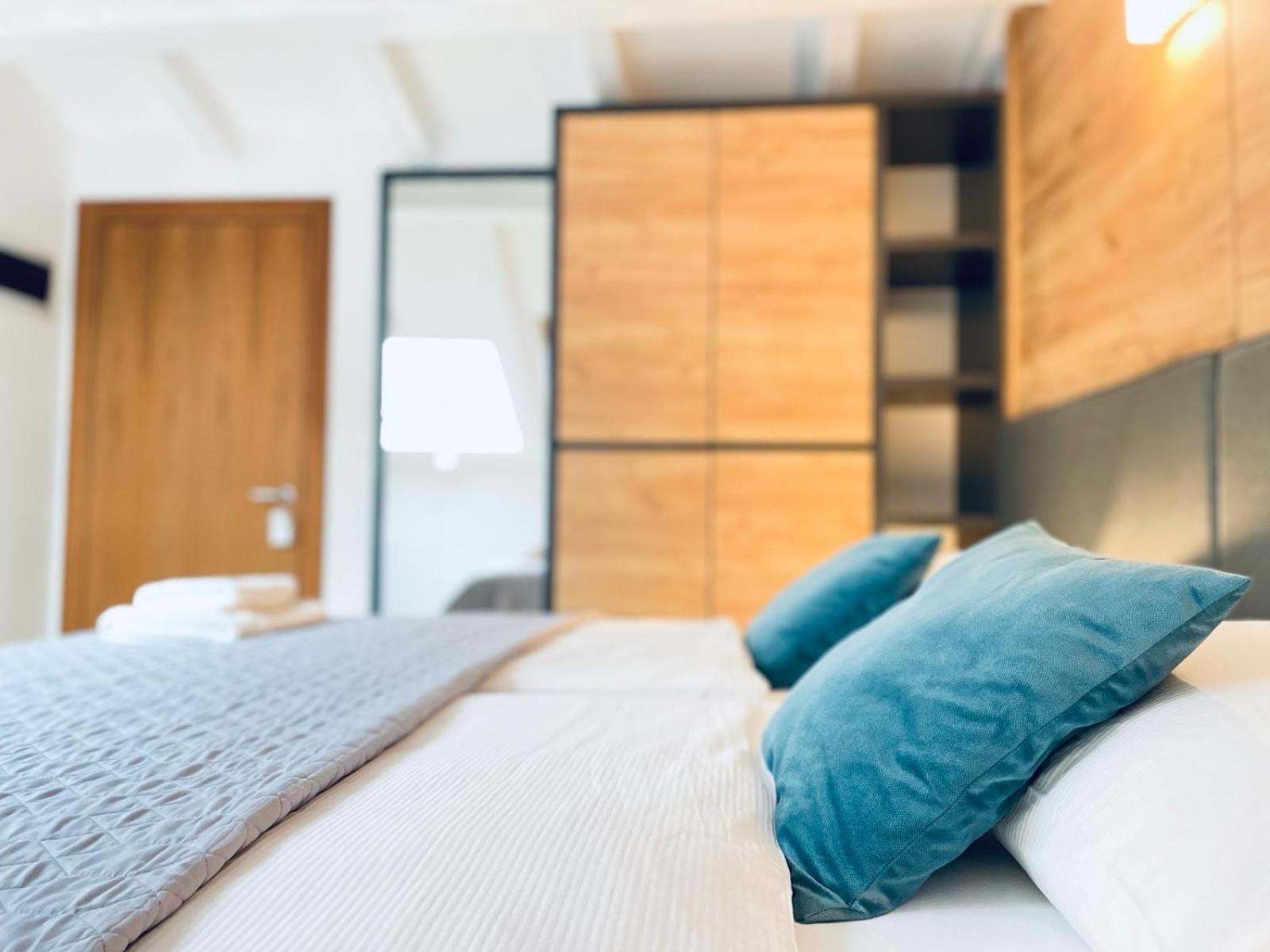 Fazana City Rooms With Free Parking Bagian luar foto