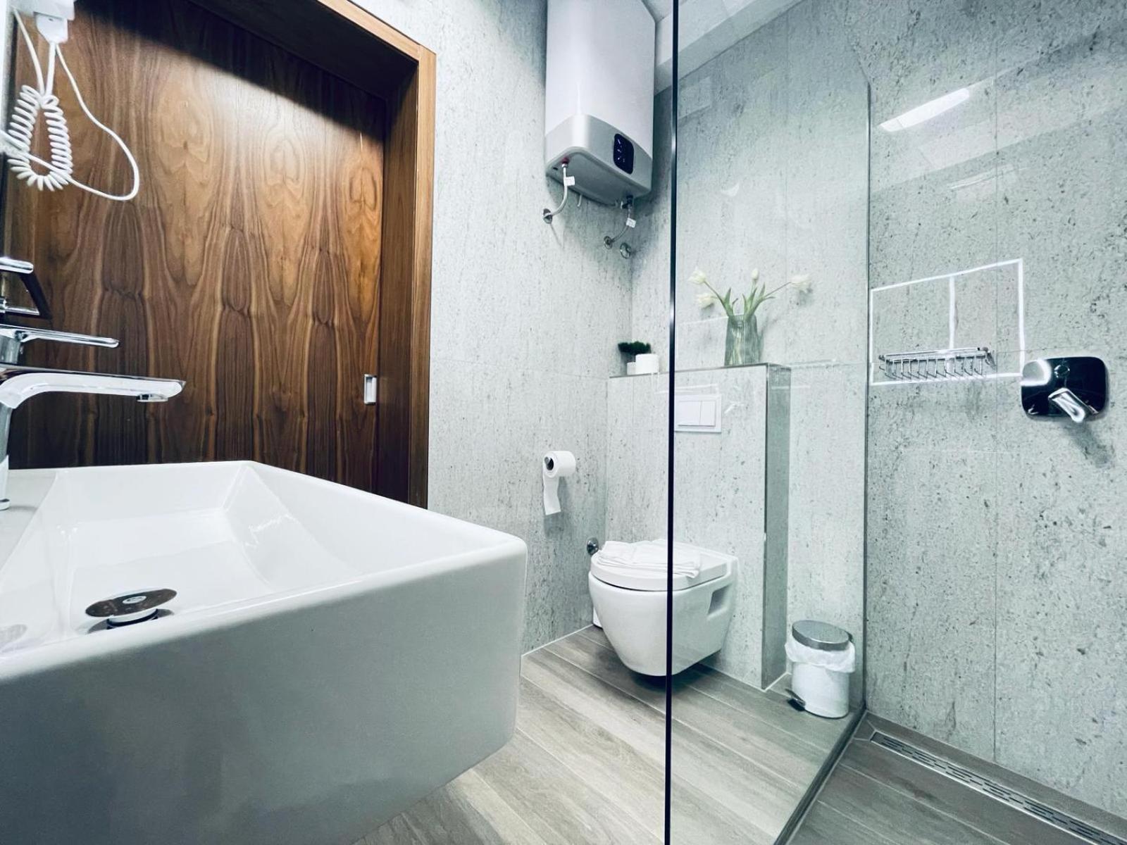 Fazana City Rooms With Free Parking Bagian luar foto